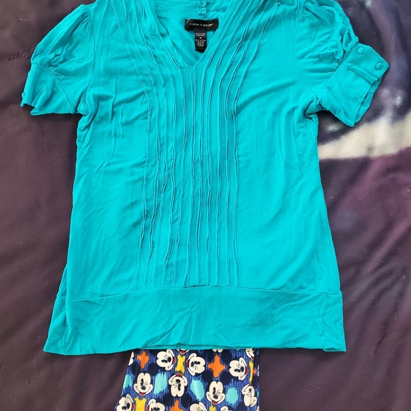 *SOLD* Lularoe Disney Mickey Mouse OS Leggings With Shirts - Picture 5 of 9